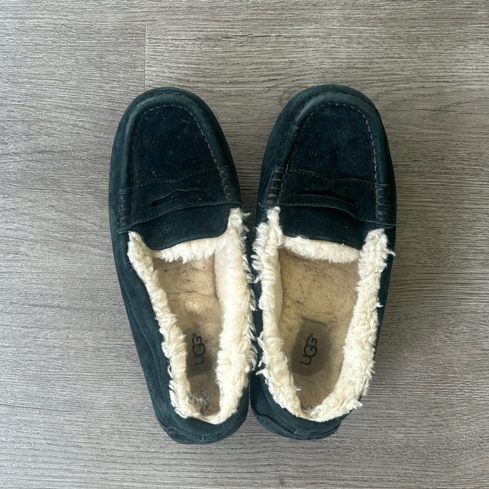 Ugg loafers slide on shoes size 8